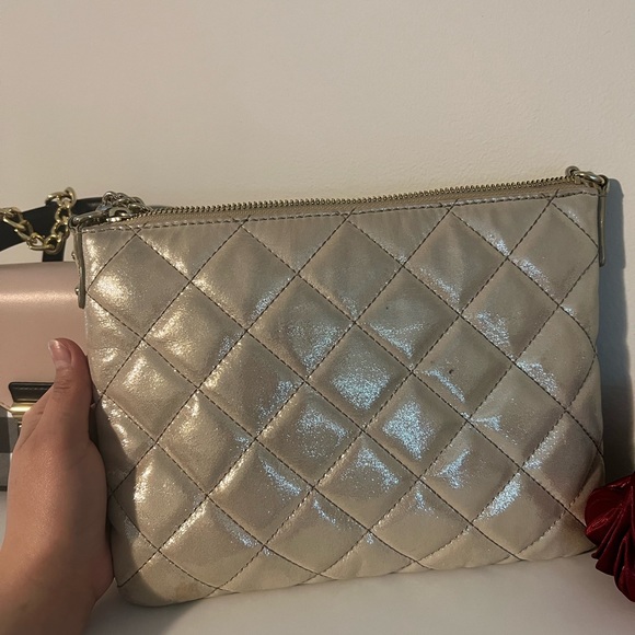 I’m selling my pre loved crossbody bags $120 for both - Picture 5 of 6